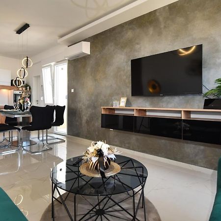 Apartman Nella With Sea Wiew ザダル エクステリア 写真